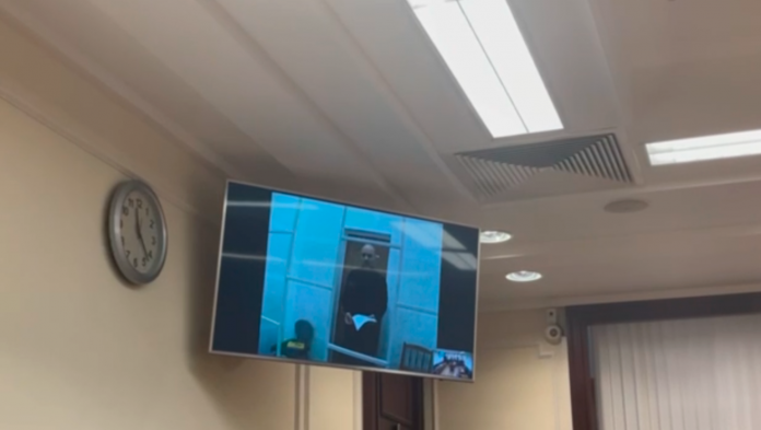 Андрей Пивоваров по видеосвязи в суде. Фото: «Команда Пивоварова»