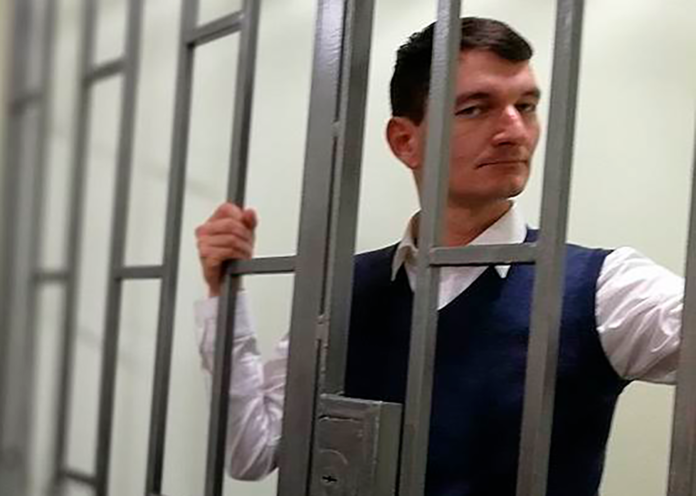 Александр Валов во время судебного заседания